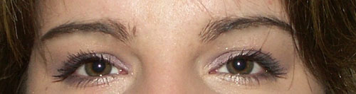 elowine-yeux-ouverts-mauves-sourcils.jpg