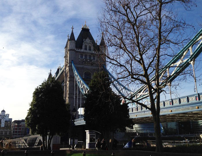 londres_starbucks_tower_bridge