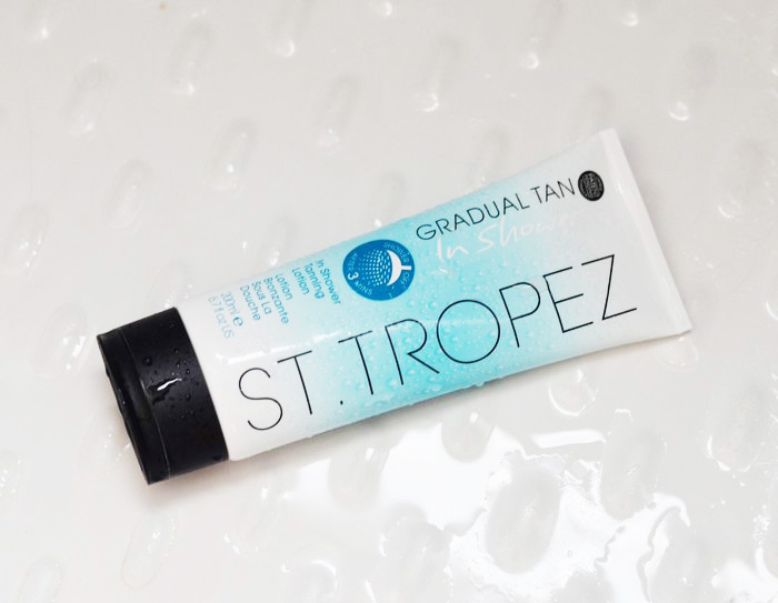 autobronzant_saint_tropez_sous_la_douche